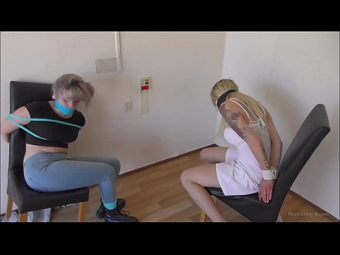 ❤️ Toksomaniulo / ligita kaj buŝoŝtopita / junulino en mizero ️❌ Seksofilmeto ĉe porno eo.pornolemon.ru ☑